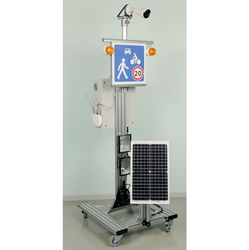 Eco-district: Stand privind semnalizarea vitezei și supravegherea video solara SOL-EQ3