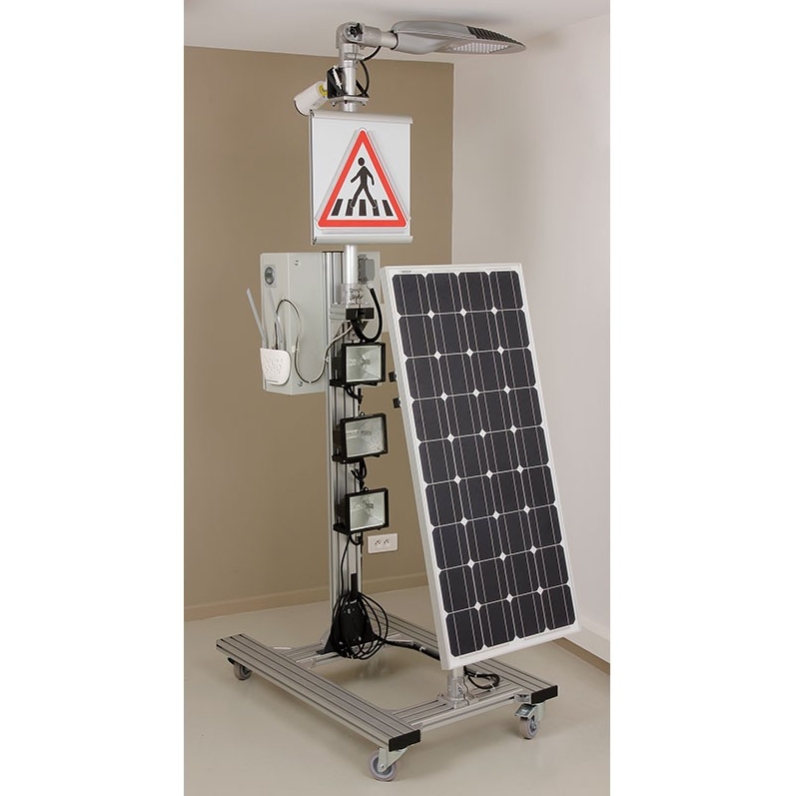 Eco-district: Stand privind semnalele pietonale, supravegherea video și iluminatul stradal solar SOL-EQ5